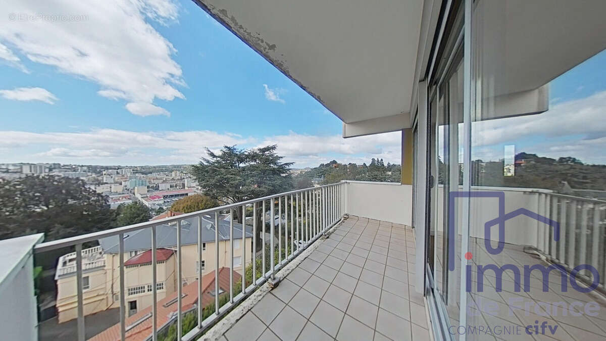 Appartement à SAINT-ETIENNE