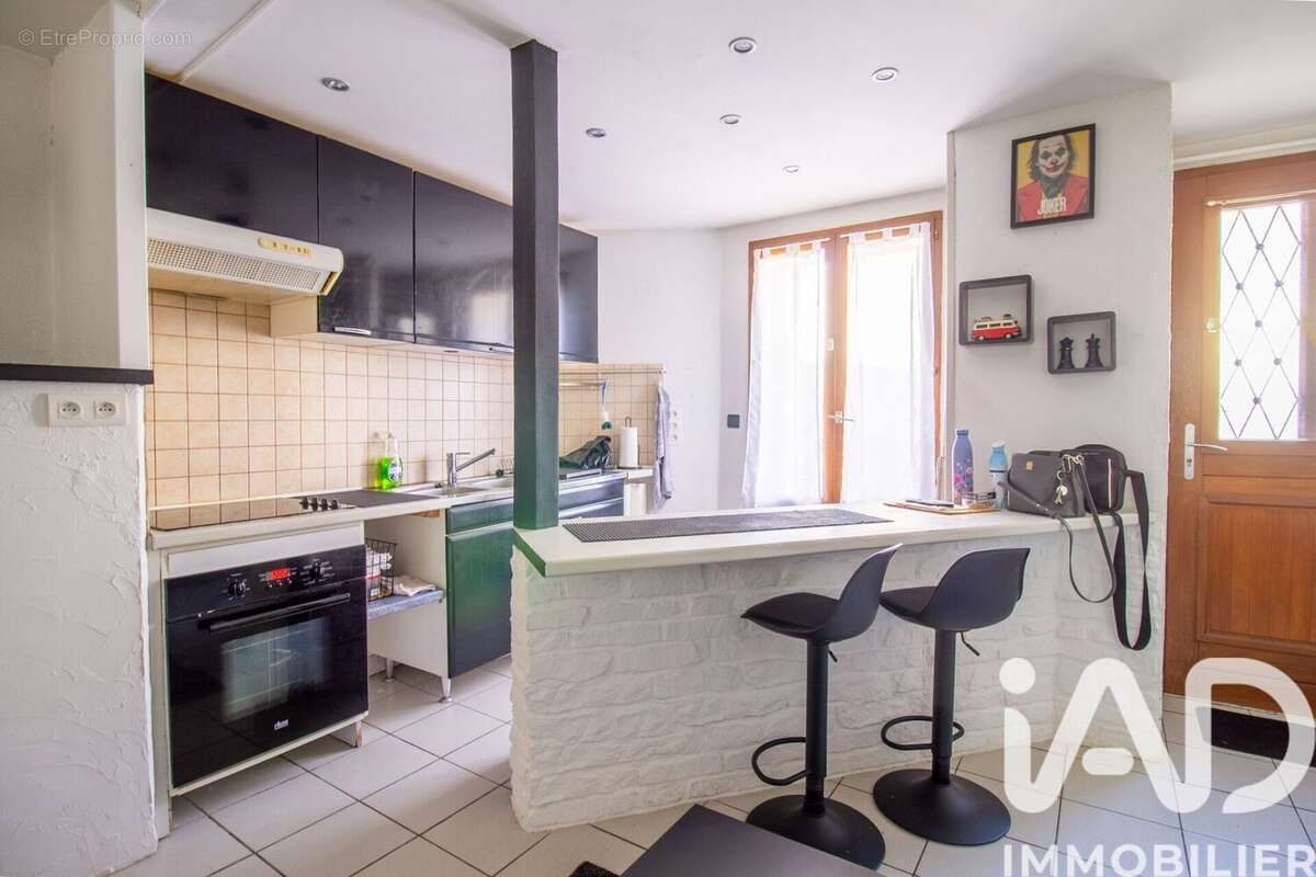 Photo 2 - Appartement à ISSOU