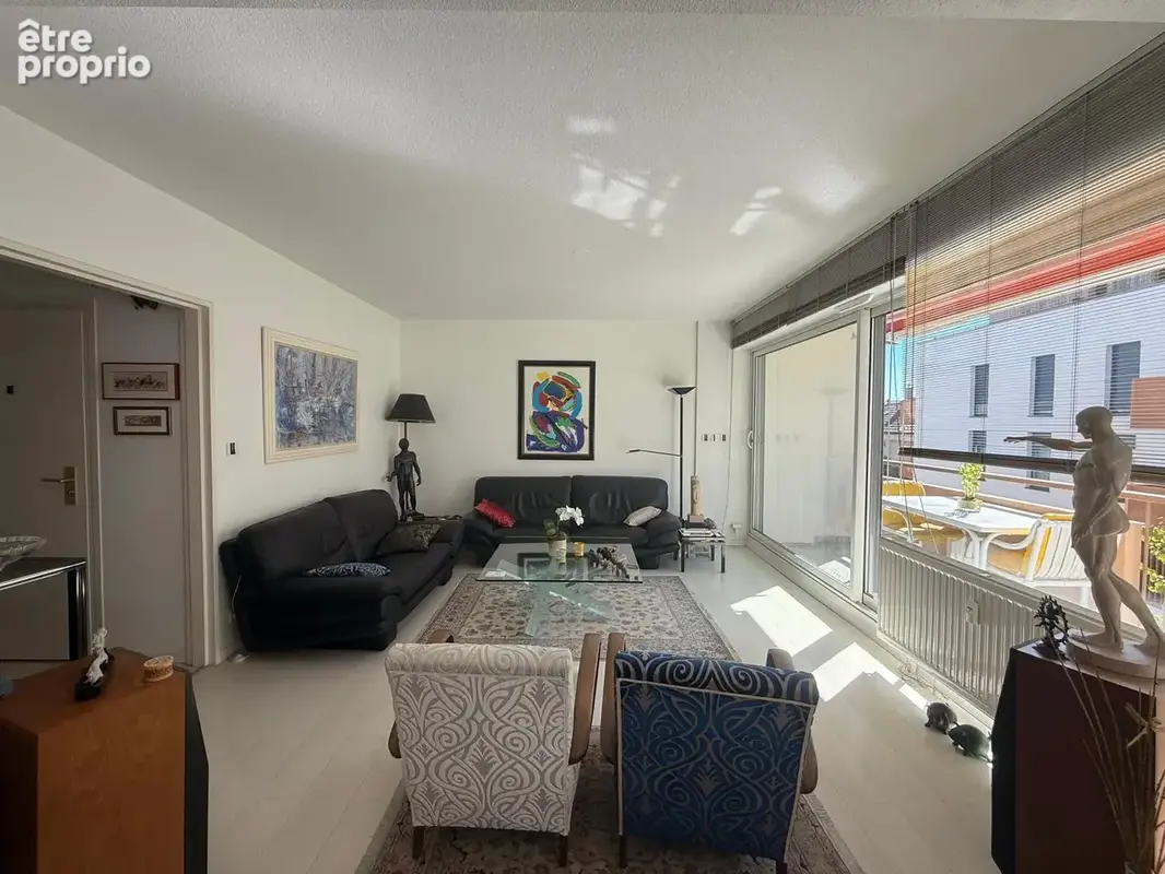 À vendre   Duplex rare de 169 m2 avec deux espaces de vie, balcons et trois stationnements   Saint-Louis - photo 11