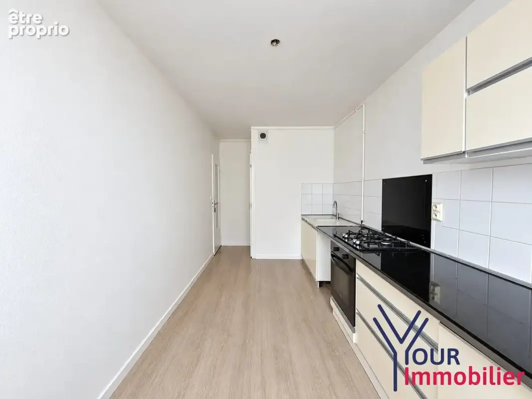 Appartement 4 pièces 87 m² à vendre à Decines-Charpieu (69150) - photo 3