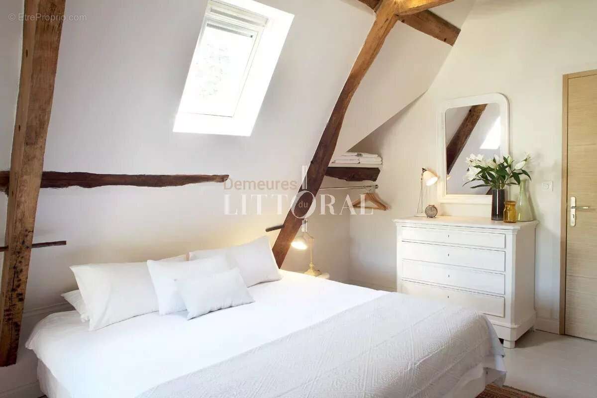 Maison d’hôtes d’exception au cœur de Guémené-sur-Scorff – Charme historique et raffinement contemporain - photo 15