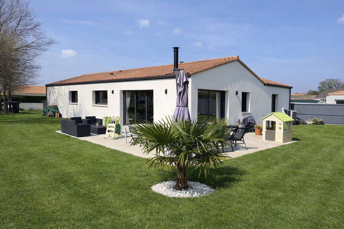 Maison à SAINT-ETIENNE-DE-MER-MORTE