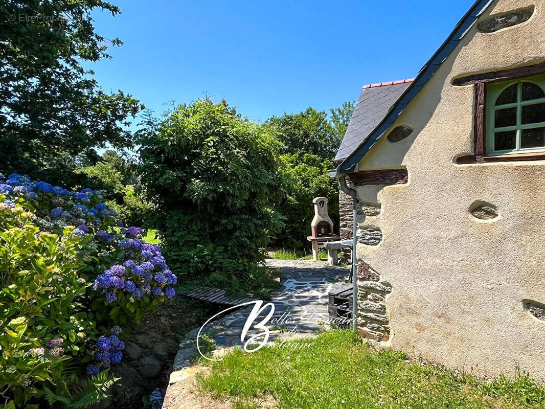 Maison à CORLAY