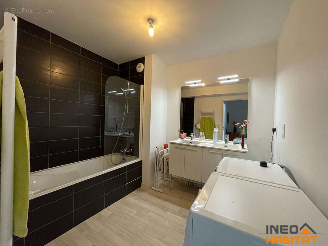 Appartement à LA MEZIERE