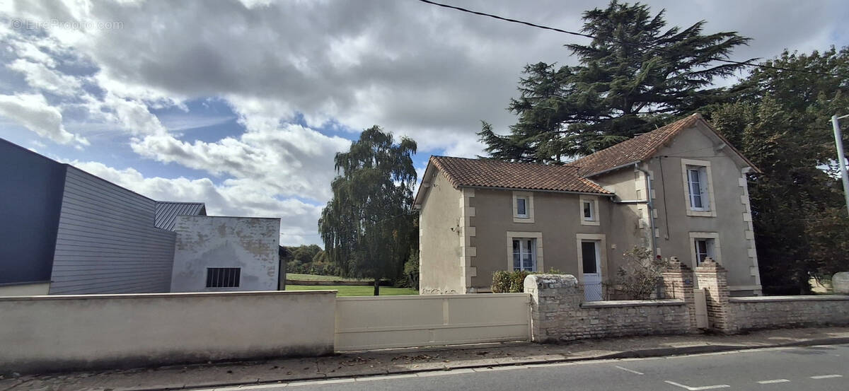 Maison à BOURESSE