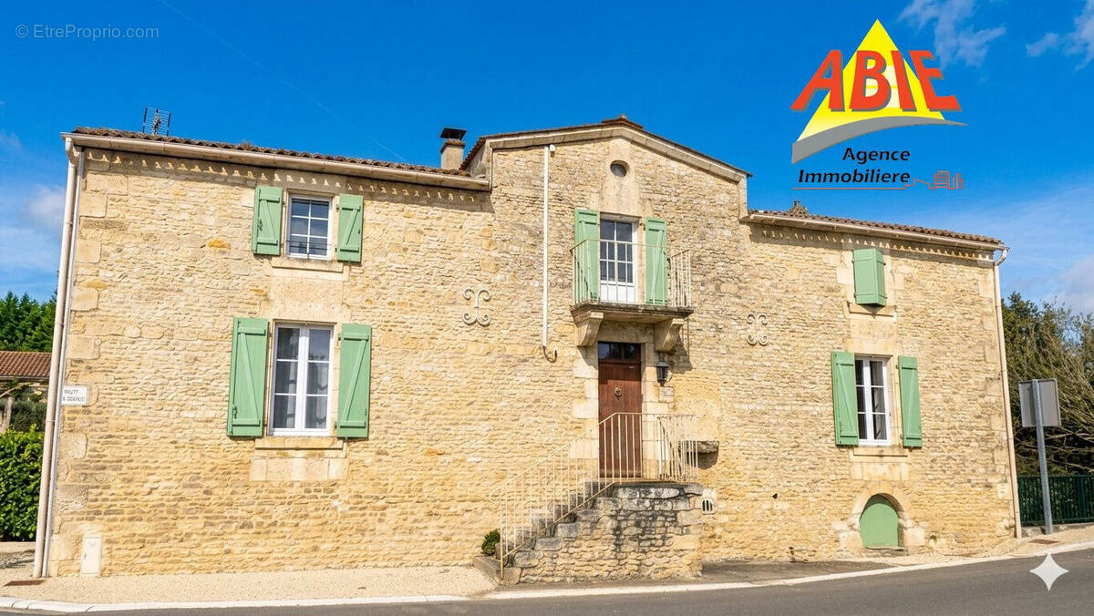 Photo 1 - Maison à SAINT-PIERRE-LE-VIEUX