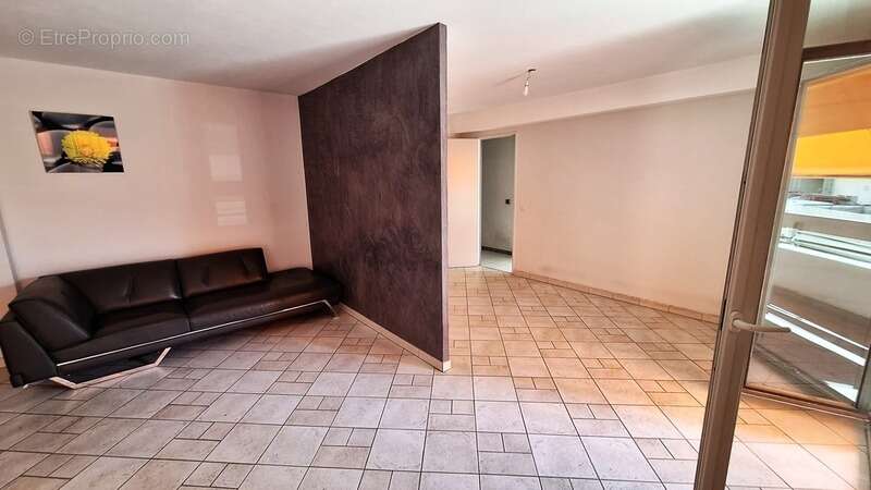 Appartement à MARSEILLE-4E