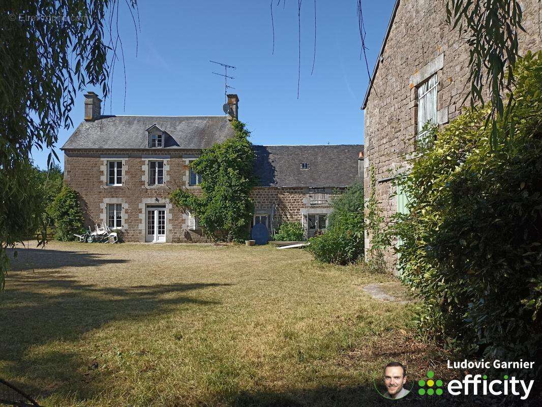 Maison à SAINT-HILAIRE-DU-HARCOUET