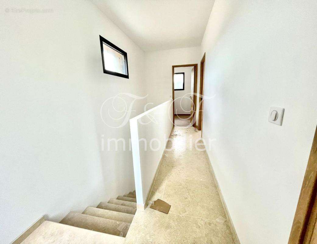 Maison à SAINT-SATURNIN-LES-APT