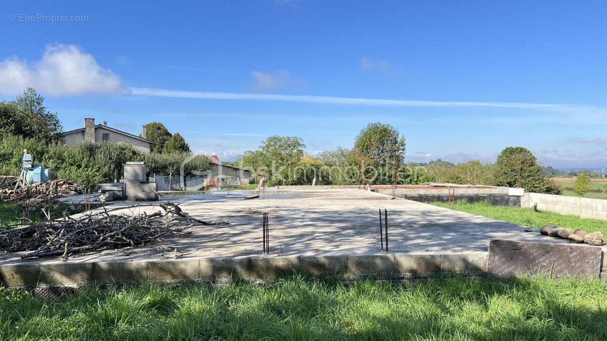 Terrain à VIRIVILLE