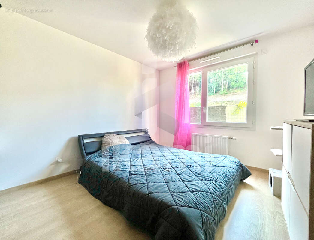 Appartement à CRUSEILLES