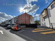   - Parking à SAINT-BRICE-COURCELLES