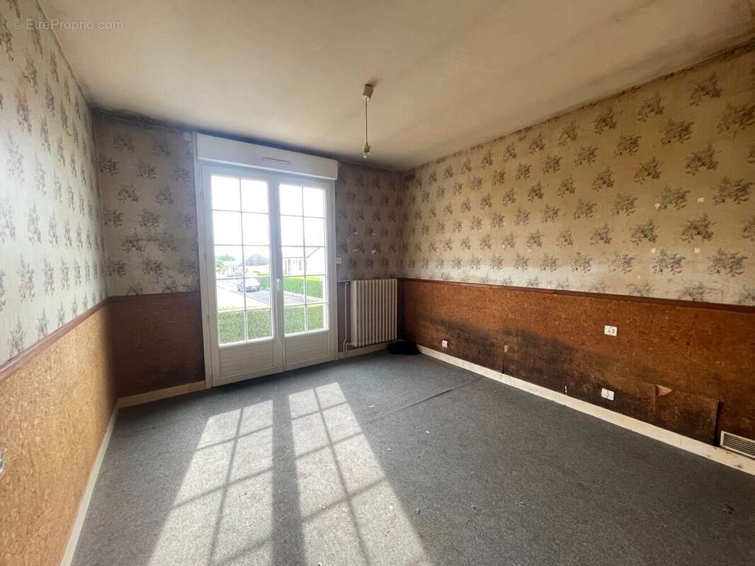 Maison à SAINT-GEORGES-BUTTAVENT
