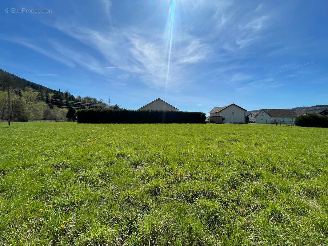 Terrain à SAINT-ETIENNE-LES-REMIREMONT