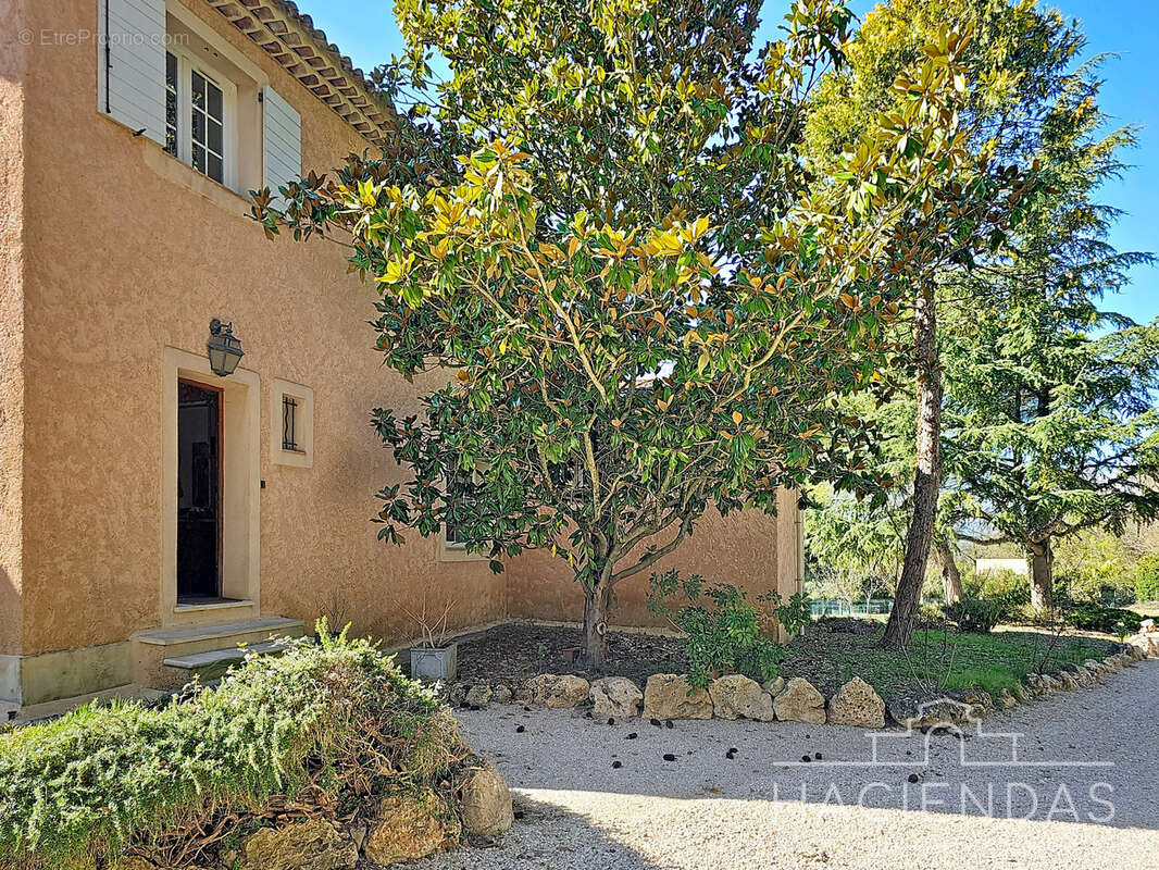 Maison à MEYRARGUES