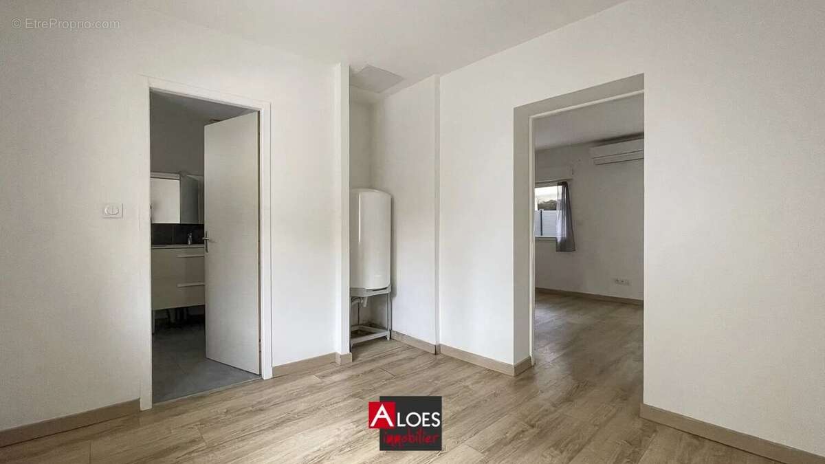 Appartement à UCHAUD