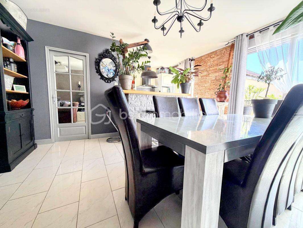 Un Duplex d'Exception au Cœur de Reims : Confort, Sécurité et Modernité ! - photo 5