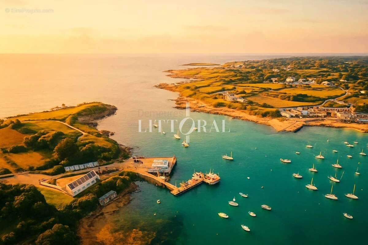 Maison à LAMPAUL-PLOUARZEL