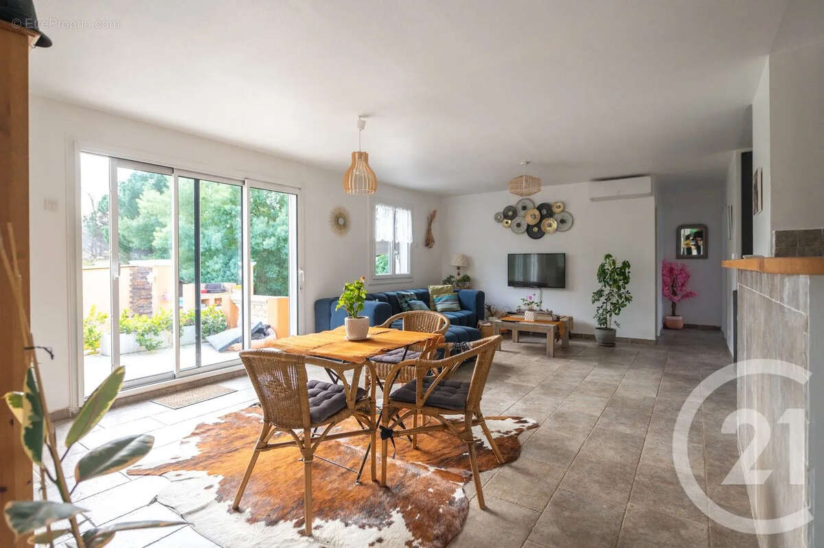 Maison à BORMES-LES-MIMOSAS