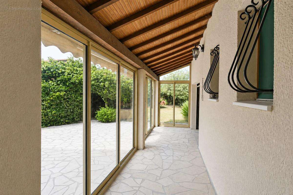 Maison de 5 pièces de 129 m² à Arles - photo 24