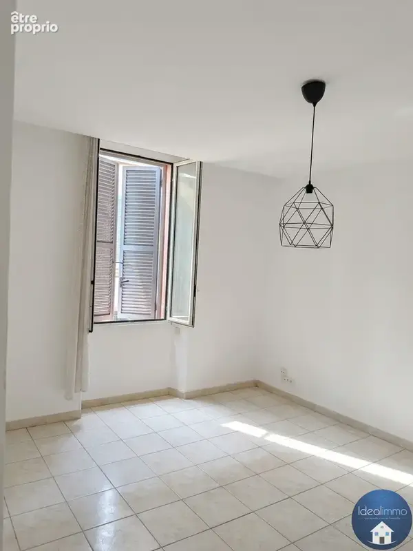 Cannes brousailles - T3 de 57 m2 en rez-de-jardin + annexes (80 m2)   Potentiel exceptionnel ! - photo 4