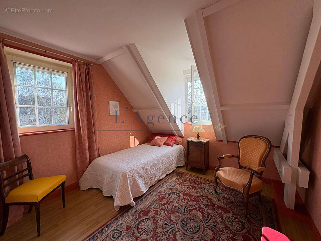 Maison à AVILLY-SAINT-LEONARD