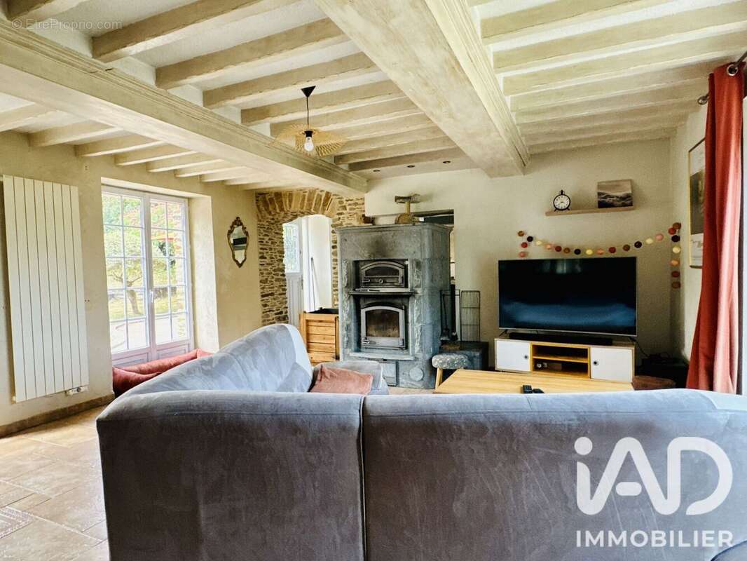 Maison 136 m² à Saint-Georges-D'elle  - photo 6