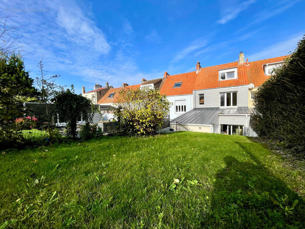 Maison à SAINT-MARTIN-BOULOGNE