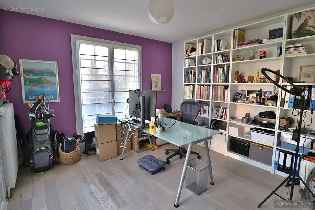 Maison à VERRIERES-LE-BUISSON