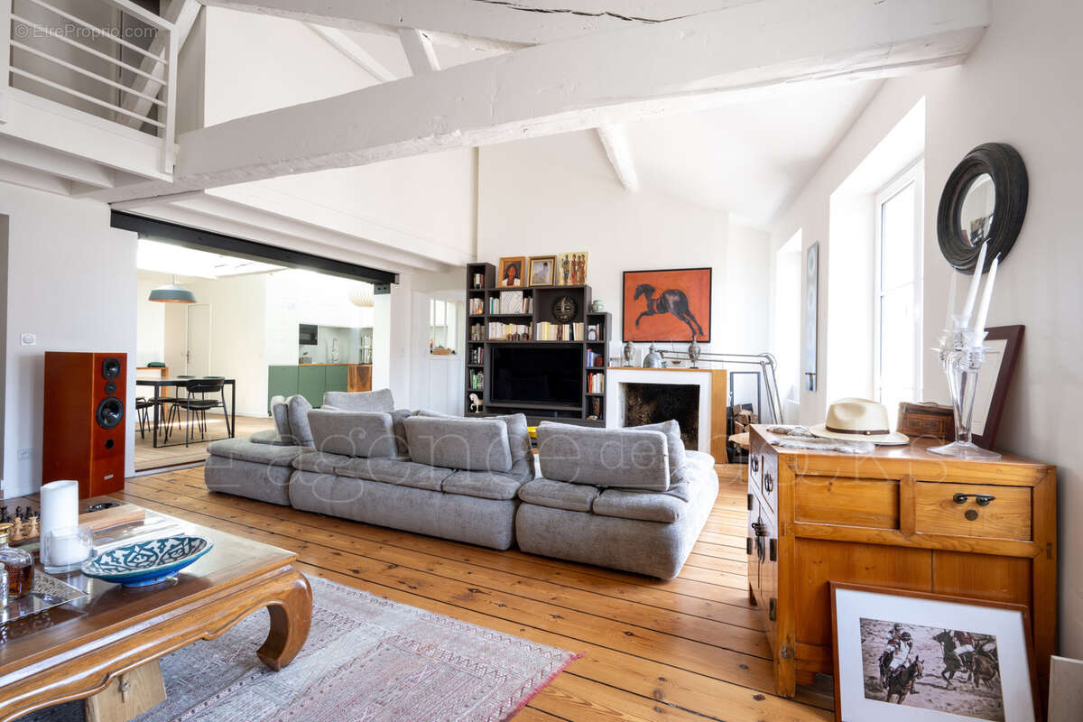 Bordeaux centre historique - magnifique appartement rénové avec belle vue - photo 7