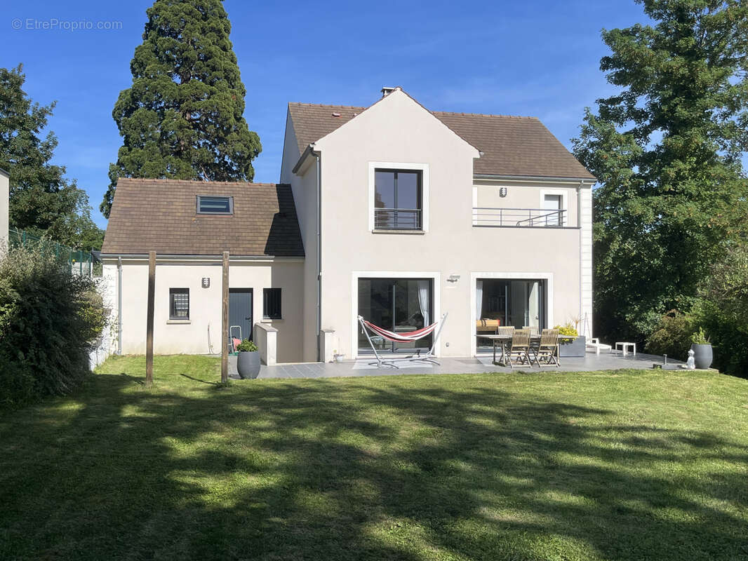 Maison à CRESPIERES