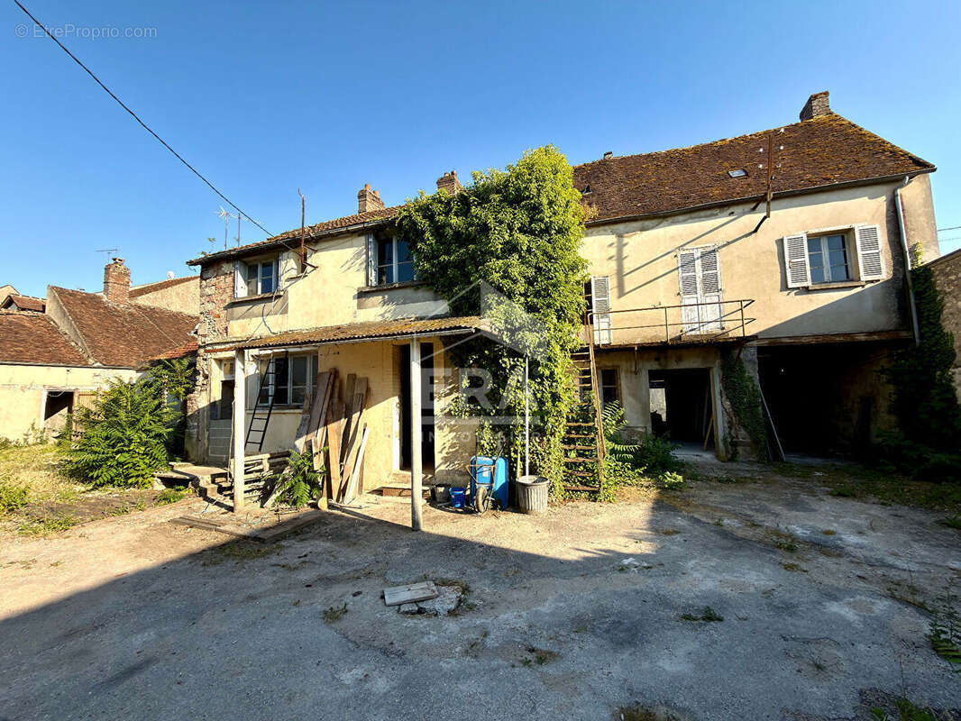 Local commercial 373m² à égreville - photo 5