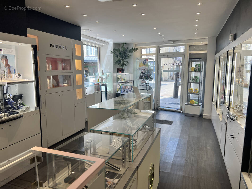 Commerce à CARPENTRAS