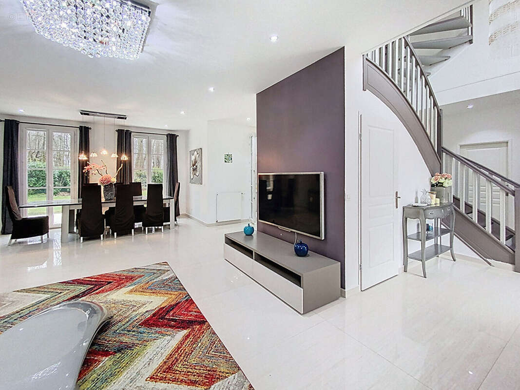 Maison à BAILLY-ROMAINVILLIERS