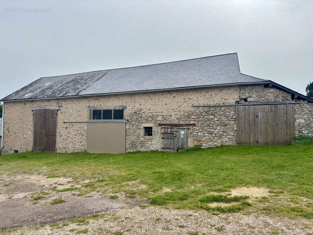 Maison à MONTSAUCHE-LES-SETTONS