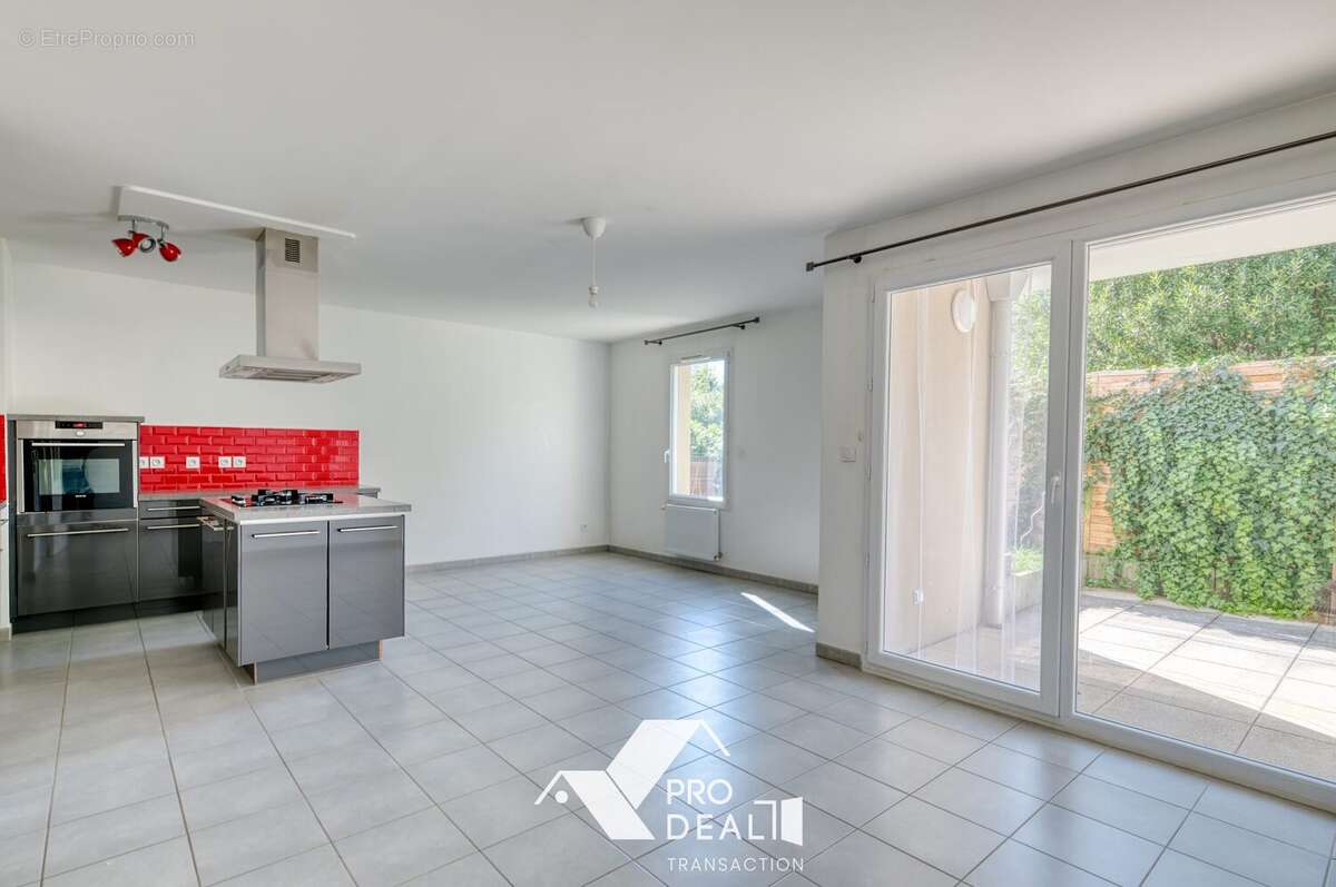 Appartement à DECINES-CHARPIEU