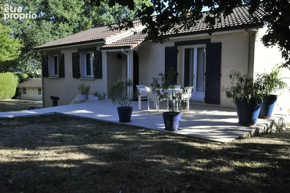 Maison sur sous sol semi enterré de 124m2 sur Boisseuil, La planche - photo 13