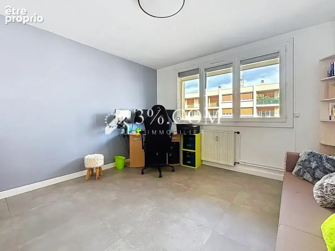 Appartement T3 vue Crussol: 74 m2 habitables avec balcon et - photo 9