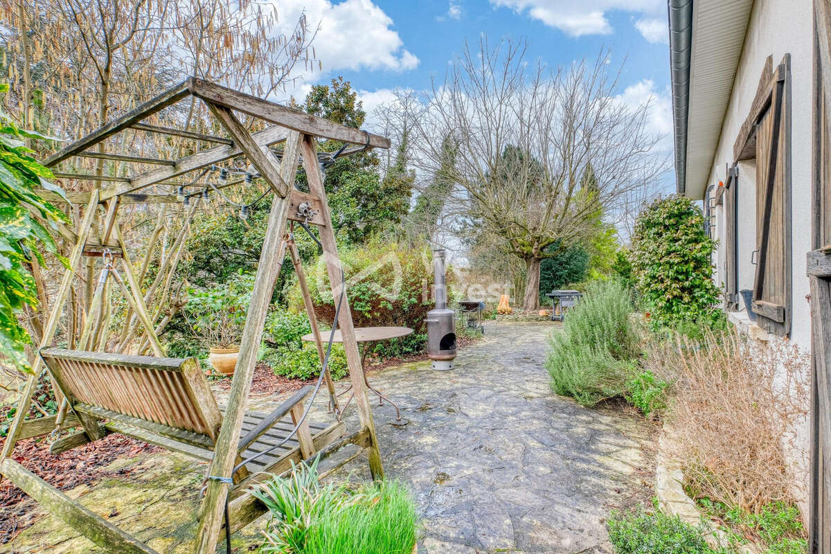Maison 270 m² à Magny-Le-Hongre  - photo 6