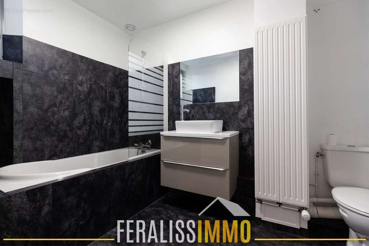 Maison à COURDIMANCHE