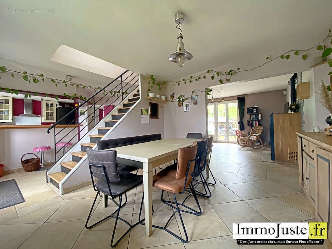 Maison à LES ESSARTS-LE-ROI