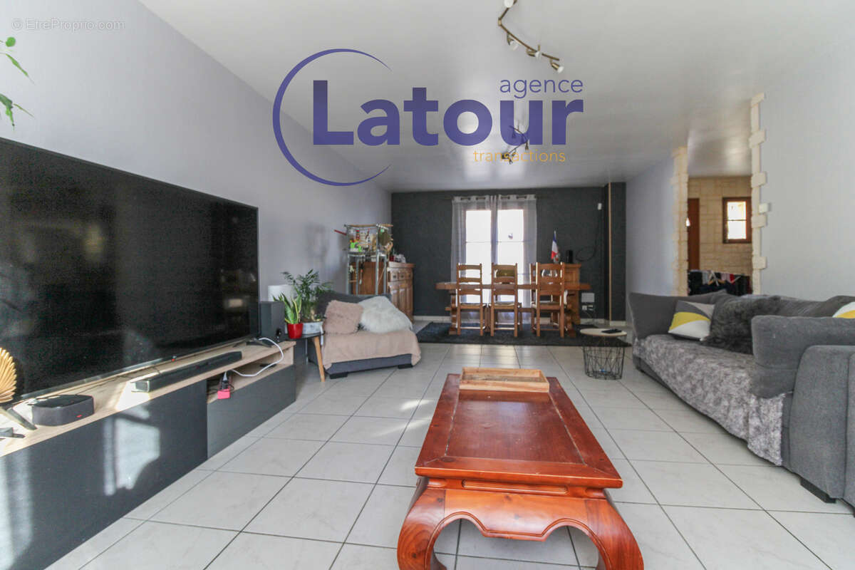 Maison à ECLUZELLES