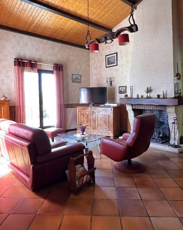 Maison à VOEUIL-ET-GIGET