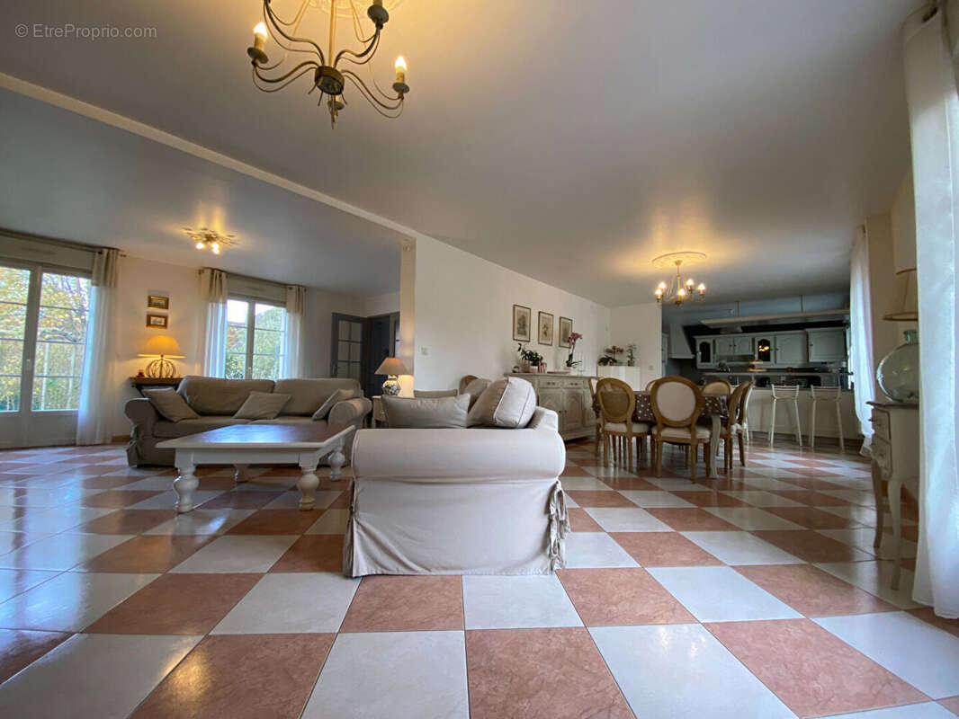 Maison à FAREMOUTIERS