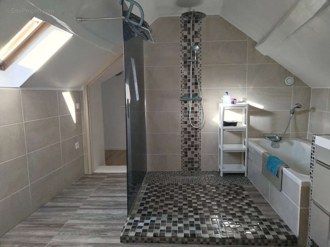 Maison à REMAUVILLE