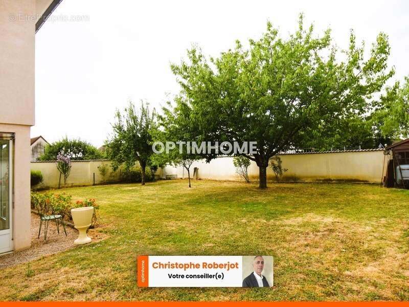 Maison à CHAMPFORGEUIL