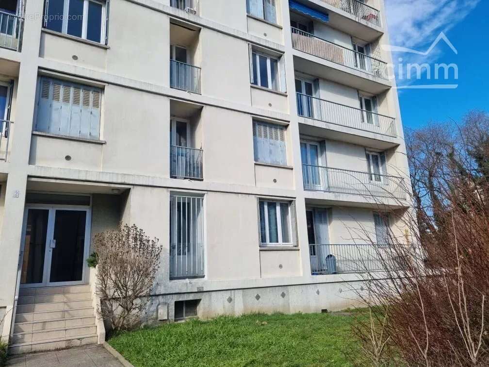 A VENDRE - T2 avec balcon, cave et ascenseur - photo 9