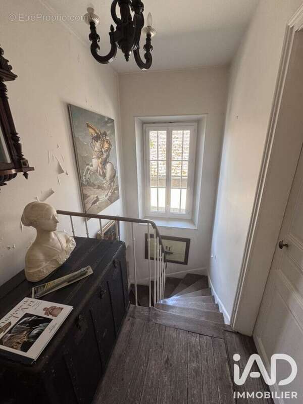 Maison 220 m² à Villeneuve-La-Guyard  - photo 5