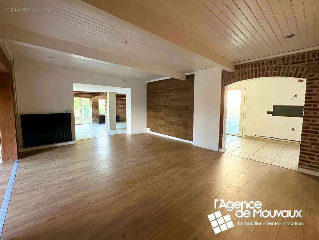 Maison à NEUVILLE-EN-FERRAIN