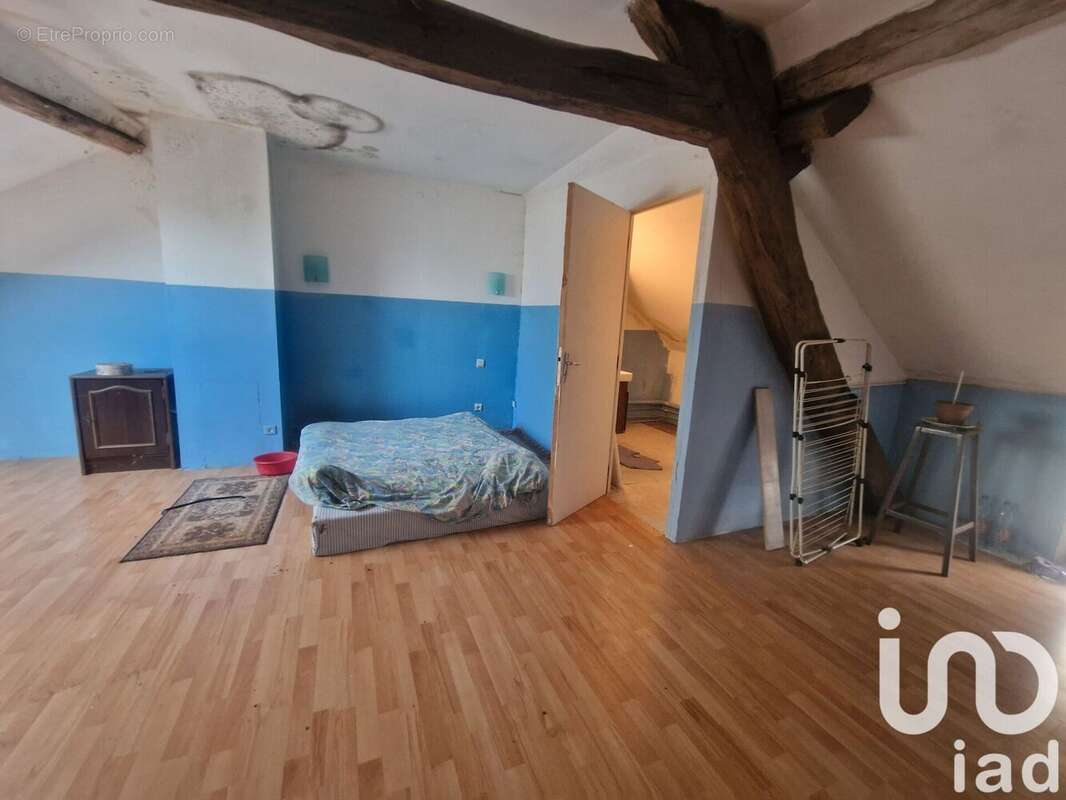 Maison 88 m² à Stigny  - photo 9